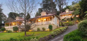 Charnwood Cottages in Warburton